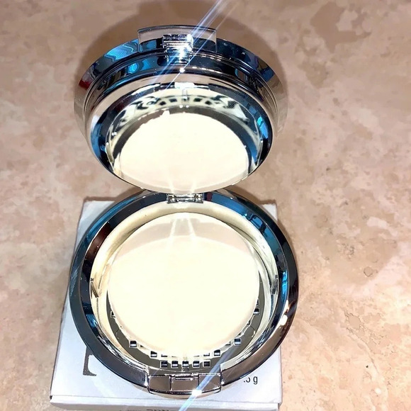 TIGI Professional Powder Foundation Shade entice 0.37 oz New - Picture 4 of 4